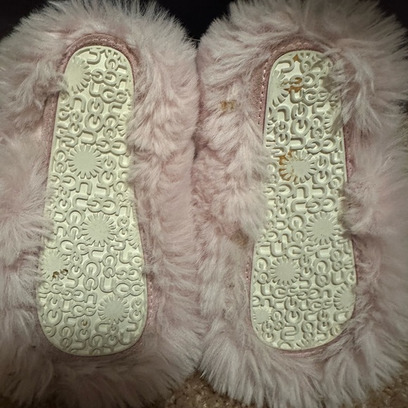 Size 4/5  pink baby Ugg booties - Picture 4 of 5